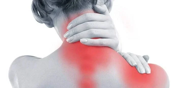 علت گردن درد سمت راست و راهکار های درمانی آن