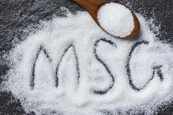آیا مونوسدیم گلوتامات مضر است؟ بررسی علمی تأثیر آن بر بدن